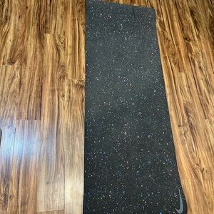 Nike Black “paint” Speckled Yoga Mat